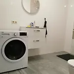 Athome - Appart-hotel With Private Parking Appart hôtel