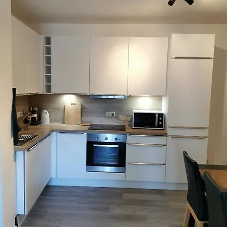 Athome - Appart-hotel With Private Parking 公寓式酒店