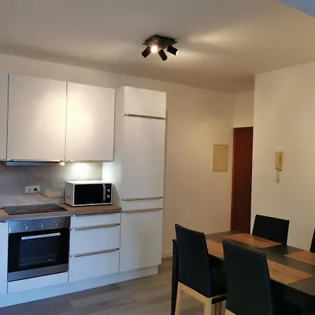 Athome - Appart-hotel With Private Parking Aparthotel